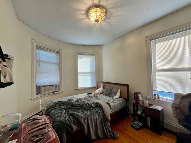 Building Photo - 803 Parker St