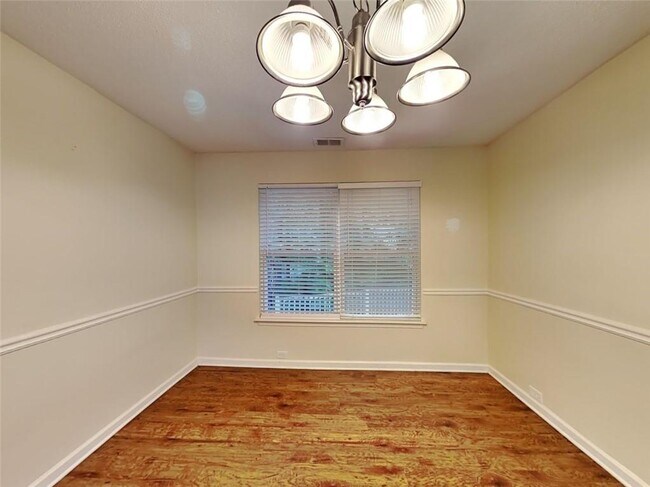 Foto del edificio - 801 Witherspoon Ct