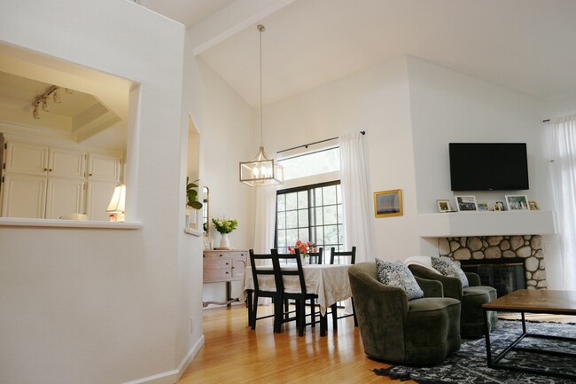 Building Photo - 8212 Mainsail Drive Unit 206, Unit 206