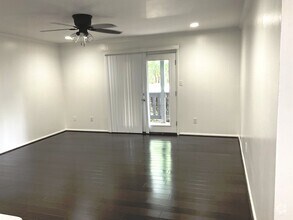 Building Photo - 1001 Woodland Vlg