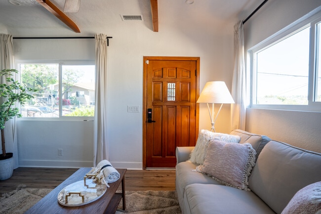 Building Photo - 2708 Cincinnati St