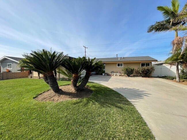Foto del edificio - Quaint Oxnard Home with Nice Upgrades