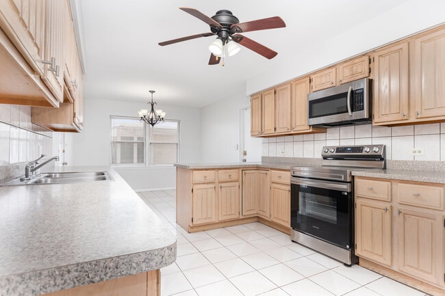 Building Photo - 2913 Kensington Ave