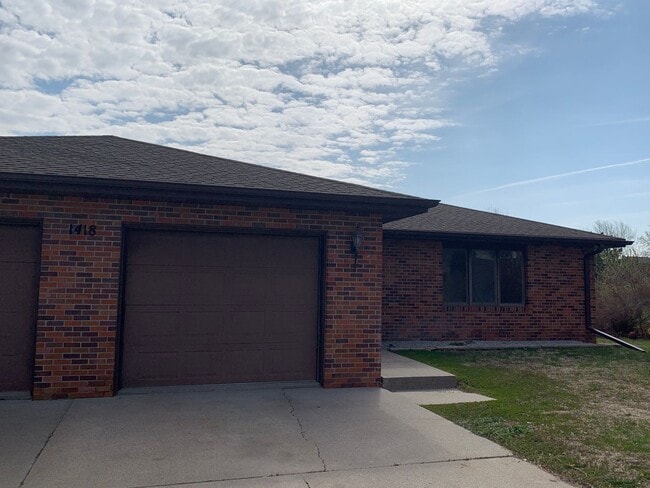 Building Photo - ponca-t