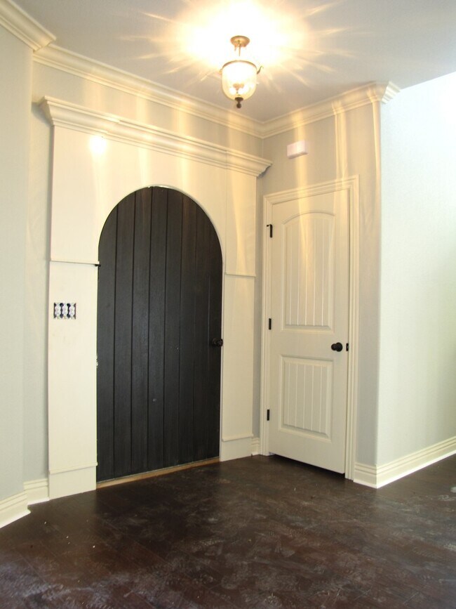 Foto del edificio - Now Pre-Leasing Stunning 3 Bedroom, 2.5 Ba...
