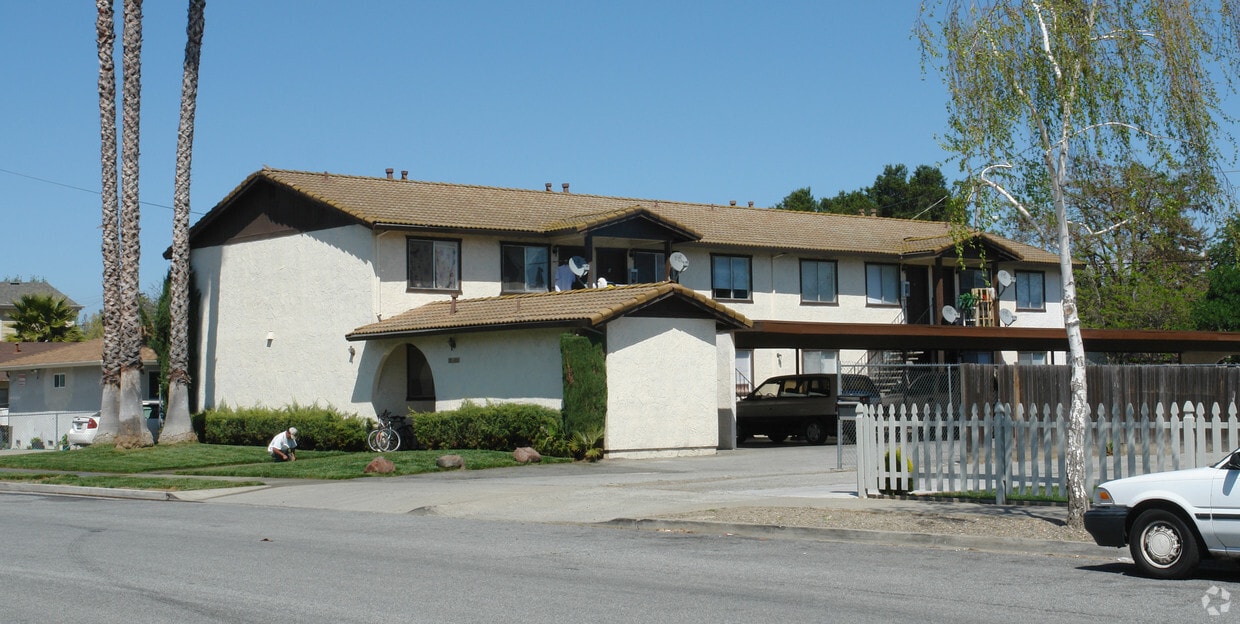 Building Photo - 7240 Hanna St