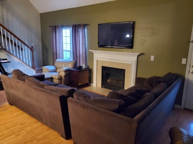 Building Photo - 8603 Lazelle Commons Dr