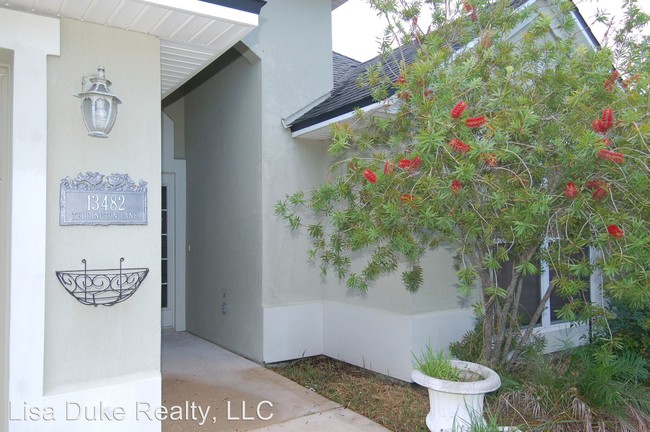 Building Photo - 5 br, 3 bath House - 13482 Teddington Lane