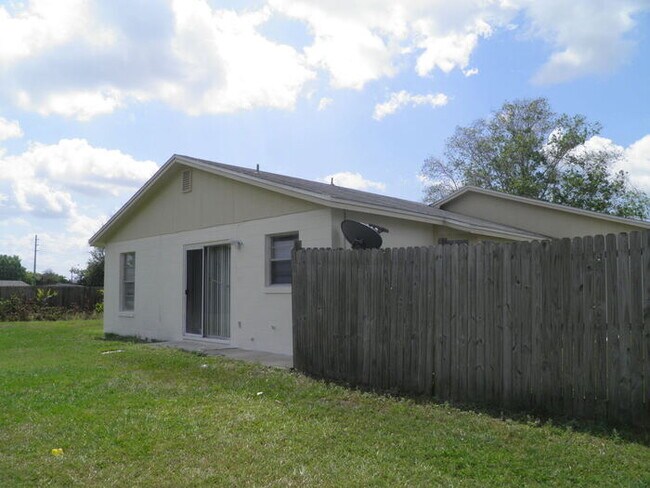 Foto del edificio - Single Family Home in Kissimmee