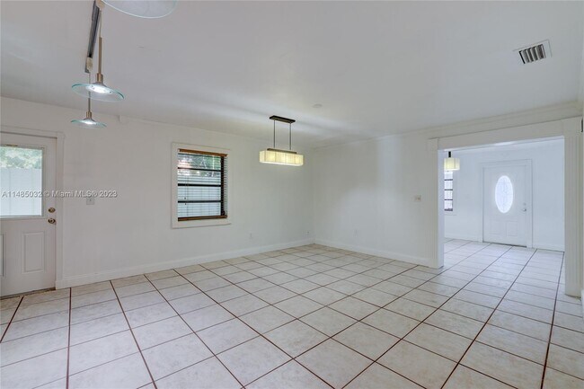 Foto del edificio - 6410 SW 2nd St