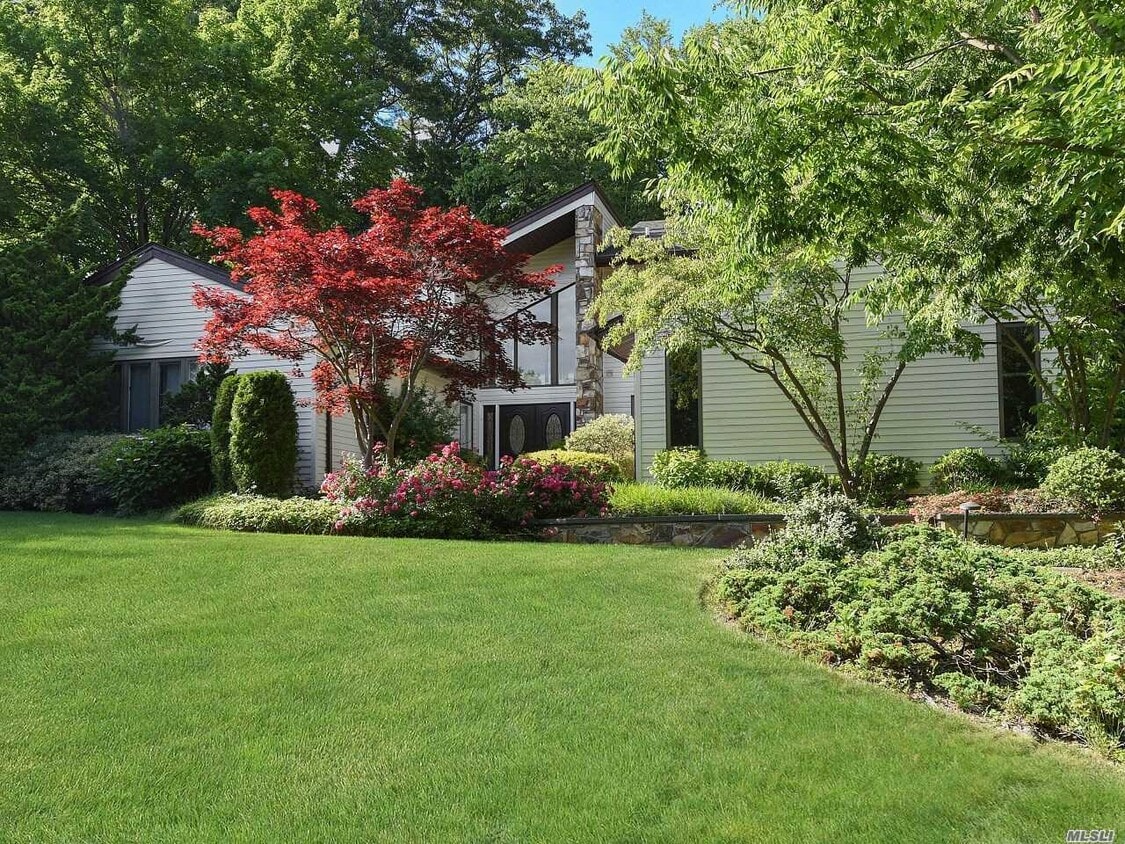 Primary Photo - 24 Aldgate Dr W
