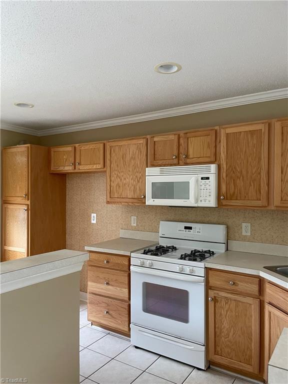 Building Photo - 2701 N Keswick Way
