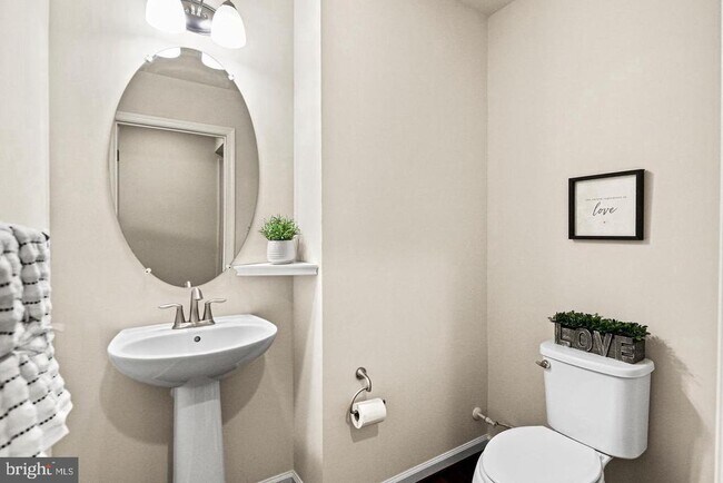 Foto del edificio - 1316 Hawthorn Dr