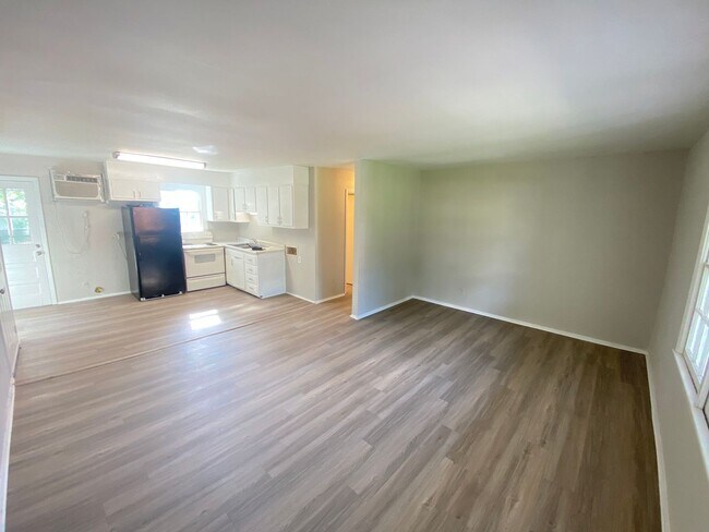 Building Photo - 2bed/1ba Apt off S Main Kannapolis close t...