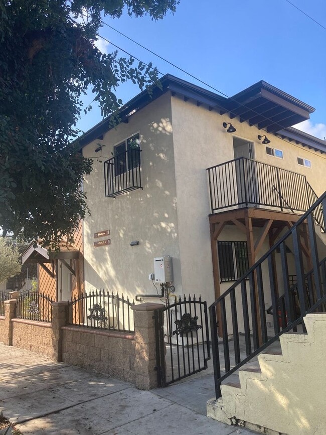 Photo - UPCOMING BEAUTIFUL 2 BEDROOM/ 2 BATH  * ONE TIME RENTAL* Apartment
