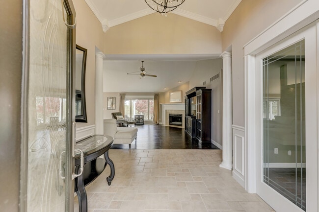 Building Photo - 48311 American Elm Dr