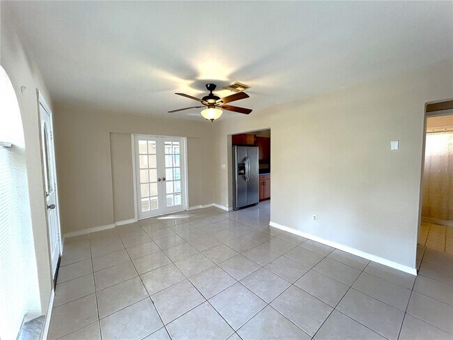 Foto del edificio - 6119 Sheelin Dr