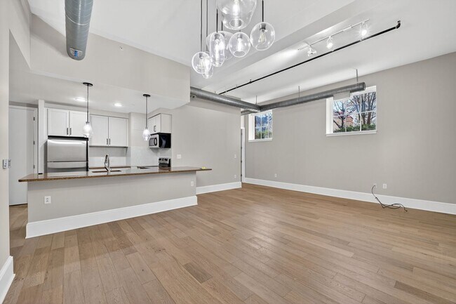 Building Photo - Available Now! 2 Bed // 2 Bath in Bloomingdale / Ledroit Park with Parking!