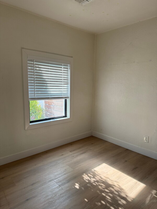 Foto del edificio - 1155 E Diamond St