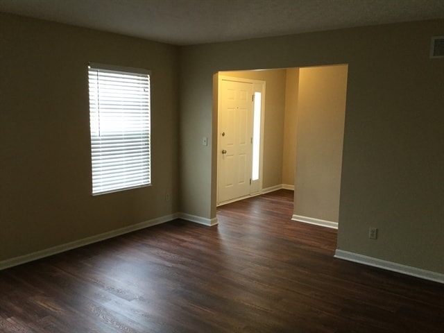 Building Photo - 3679 Shorewood Drive