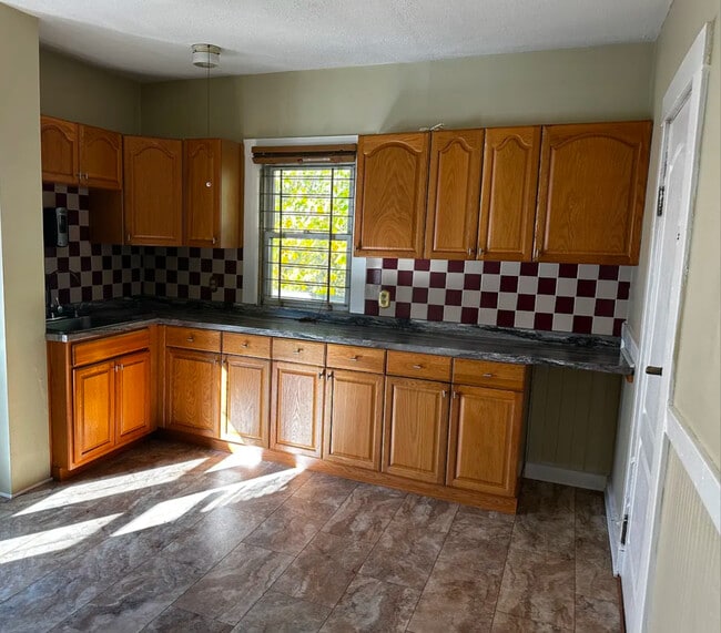 Building Photo - 79 Belgrade Ave