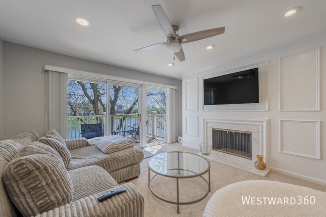 Foto del edificio - 5601 Carriage Way Dr