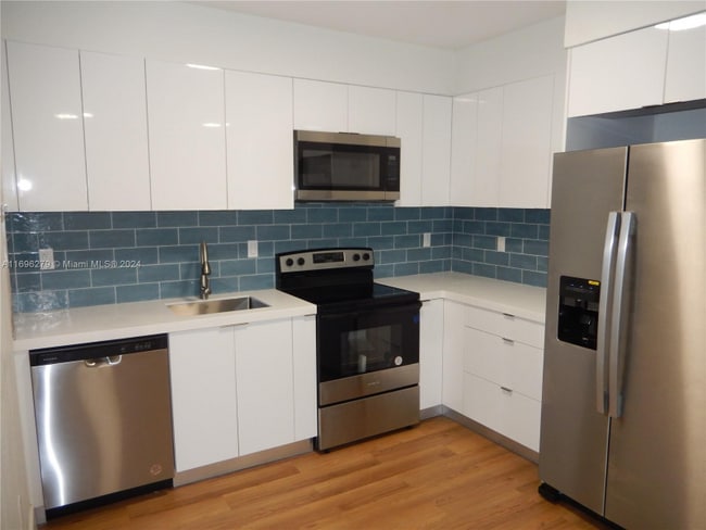 Photo - 16955 SW 100th Ave Apartment