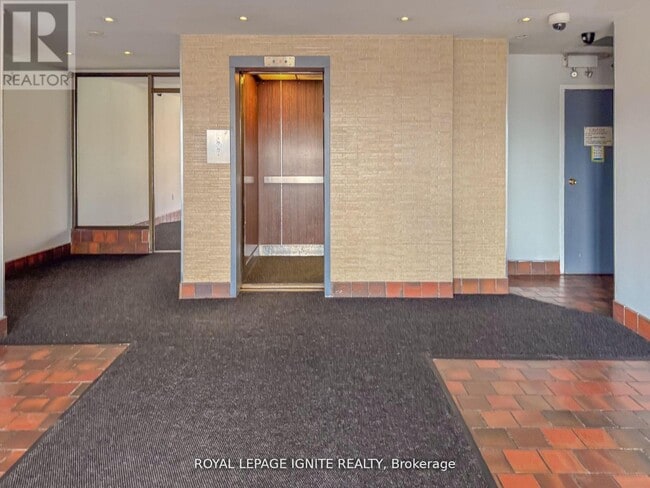 Building Photo - 3455-3455 Morning Star Dr
