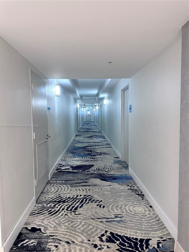Building Photo - 3001 S Ocean Dr