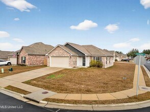 Building Photo - 18102 Evergreen Dr