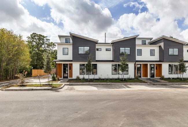 Foto del edificio - 211 Lynn Dr