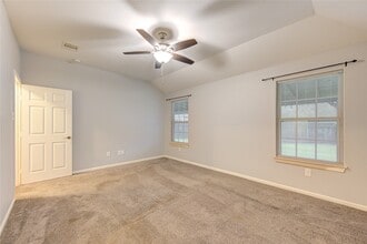 Building Photo - 503 W Linney St
