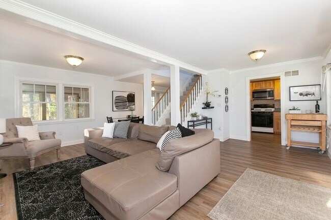 Foto del edificio - 2909 Meadow Ln