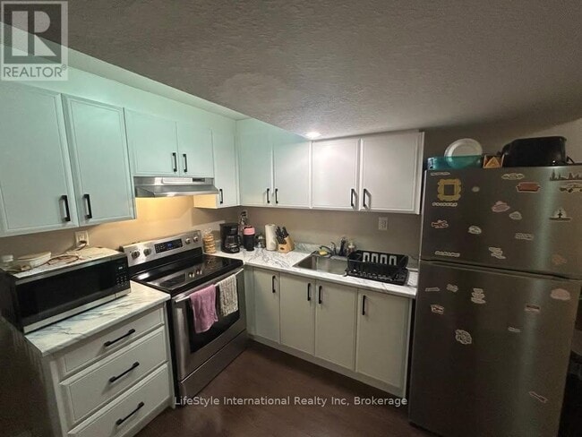 Building Photo - 254 Farley Dr