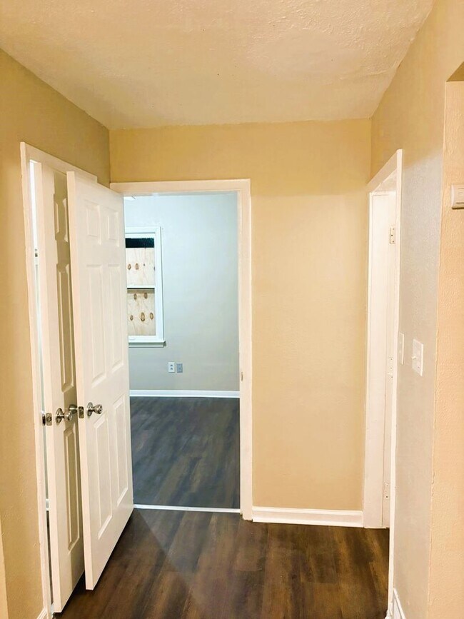 Foto del edificio - Bright & Spacious 3-Bed Home in Cleveland!