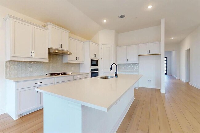 Building Photo - 1208 White Daisy Ln