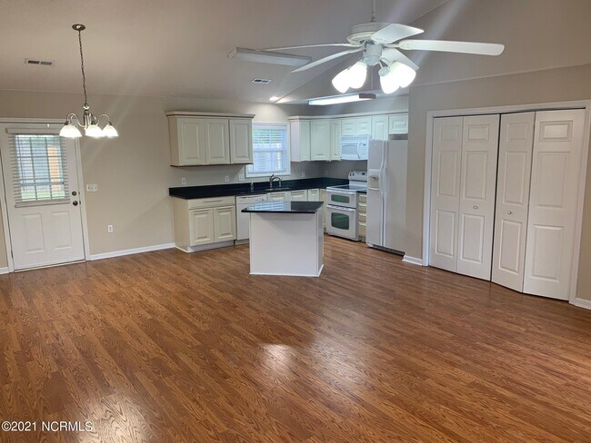 Building Photo - 4353 Owendon Dr