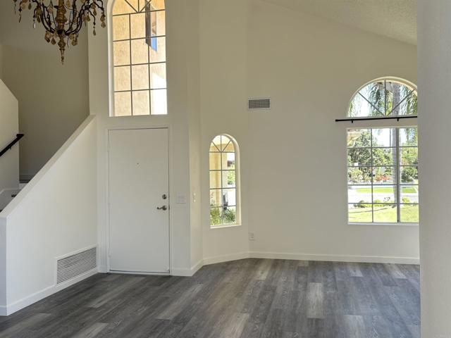 Building Photo - 735 Rivertree Dr