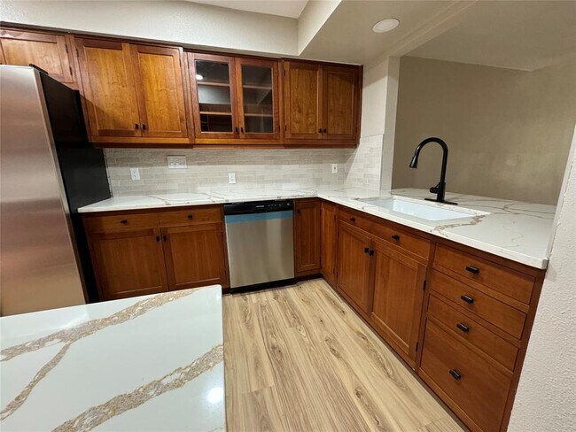 Building Photo - 18032 Bal Harbour Dr