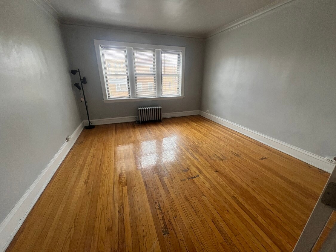 Building Photo - 1439 W 93rd St