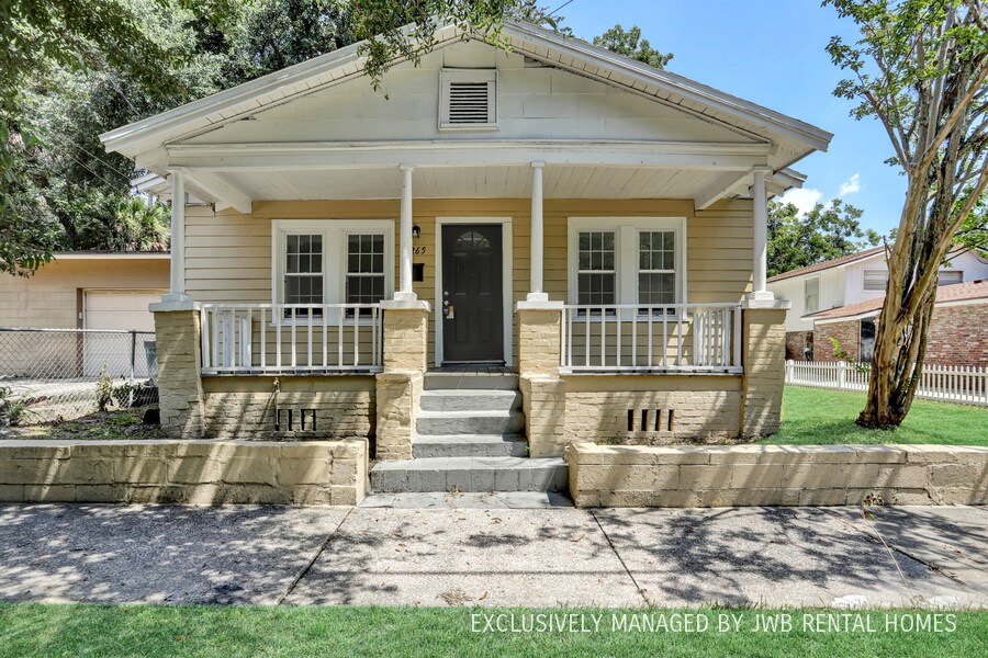 Primary Photo - 1265 W 31st St