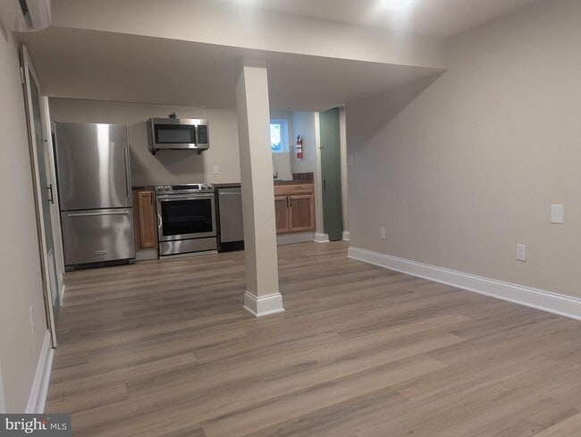 Building Photo - 6504 Hansford St