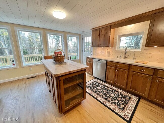 Building Photo - 2 br, 1.5 bath House - 240 State Route 46