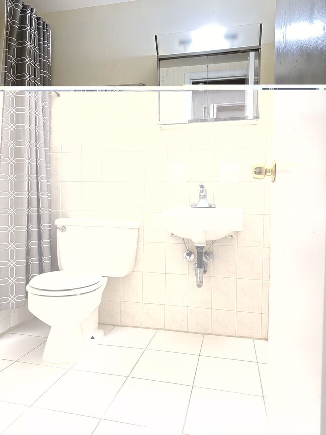 Building Photo - 120 Washington St NE