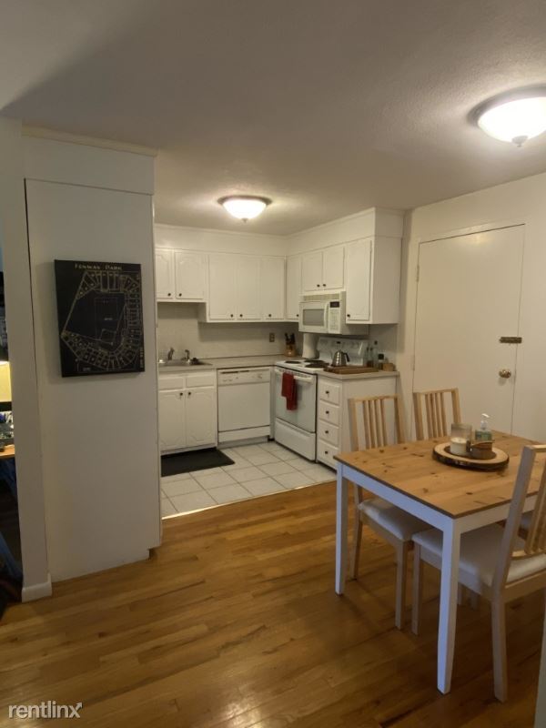 Foto del edificio - 1 br, 1 bath House - 81 Green St 24 Unit 24
