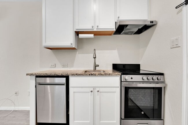 Building Photo - 7184 Elm Cv