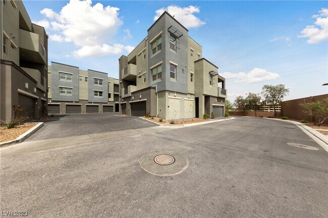 Foto del edificio - 11238 Essence Point Ave