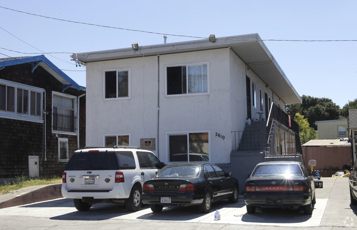 Building Photo - 2610 35th Ave