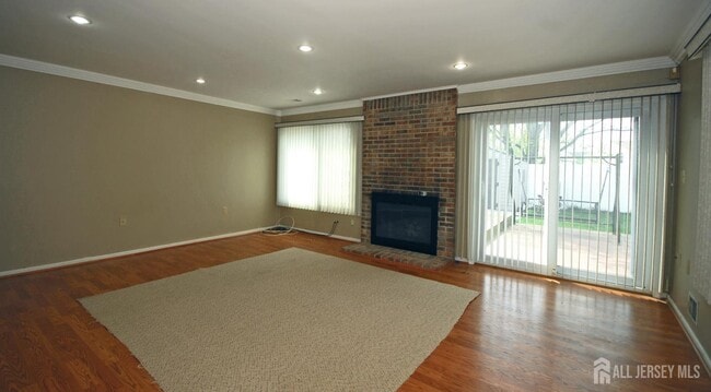 Building Photo - 96 Brewster Cir