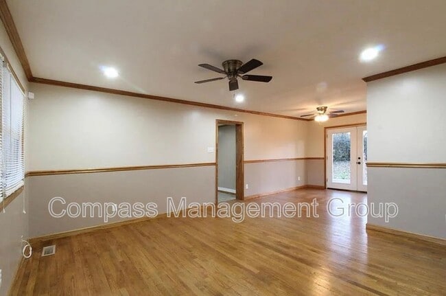 Foto del edificio - 9204 Topoco Dr